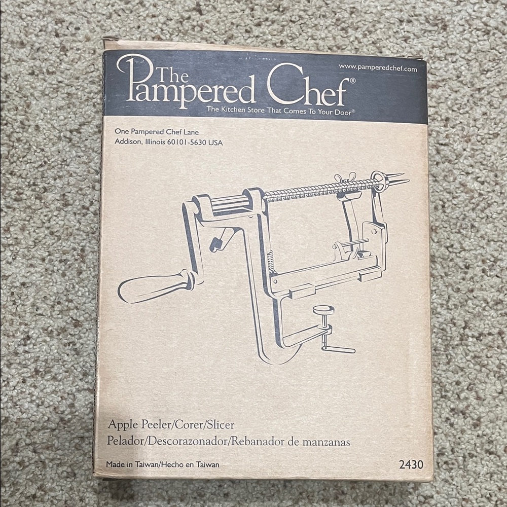 Pampered Chef Apple Peeler/Corer/Slicer - Classic Silver